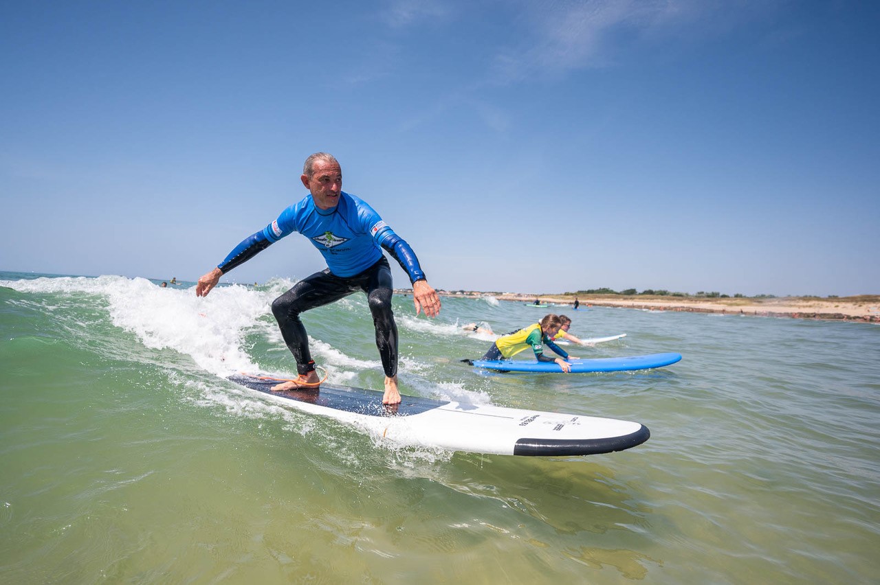 Lézard-Surf-School ECOLE-DE-SURF-DE-VENDÉE – BRÉTIGNOLLES / MER